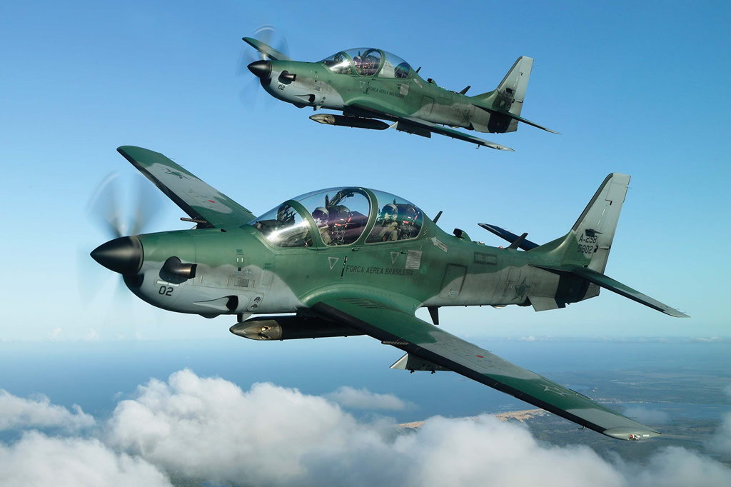 Le A 29 Super Tucano Poursuit Son Ascension En Afrique Le Portail   AIR Super Tucanos Formation Lg 