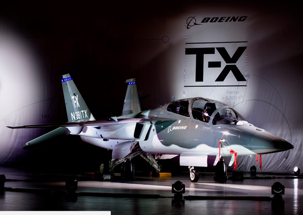 Boeing présente un avion de chasse sans pilote 